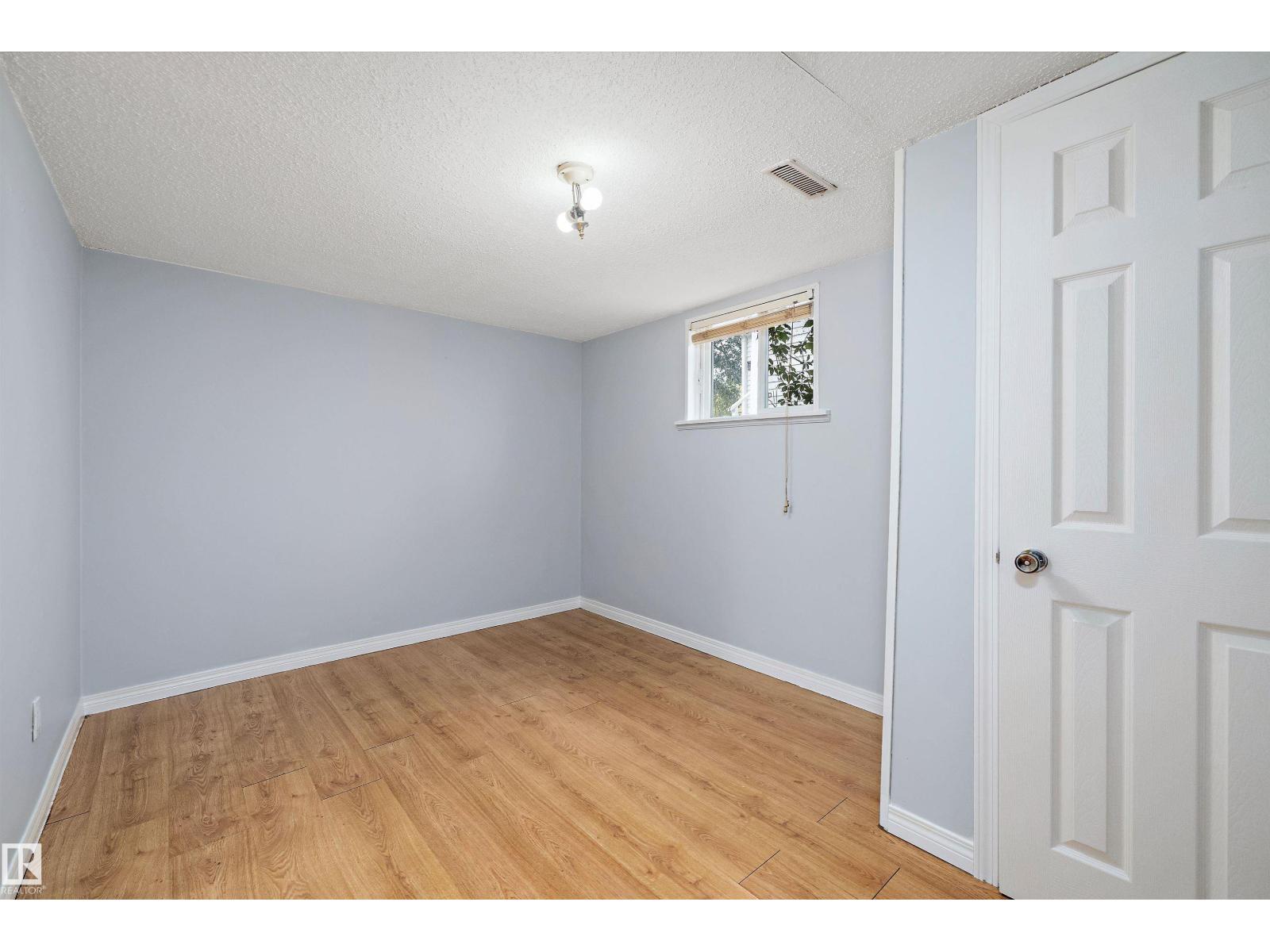 Photo 35 of 8020 115 Av Nw, Edmonton AB