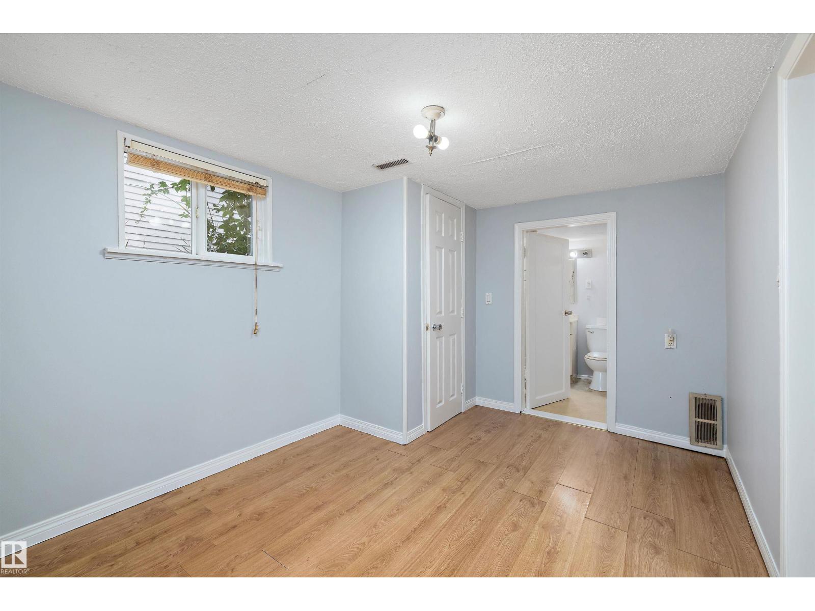 Photo 33 of 8020 115 Av Nw, Edmonton AB