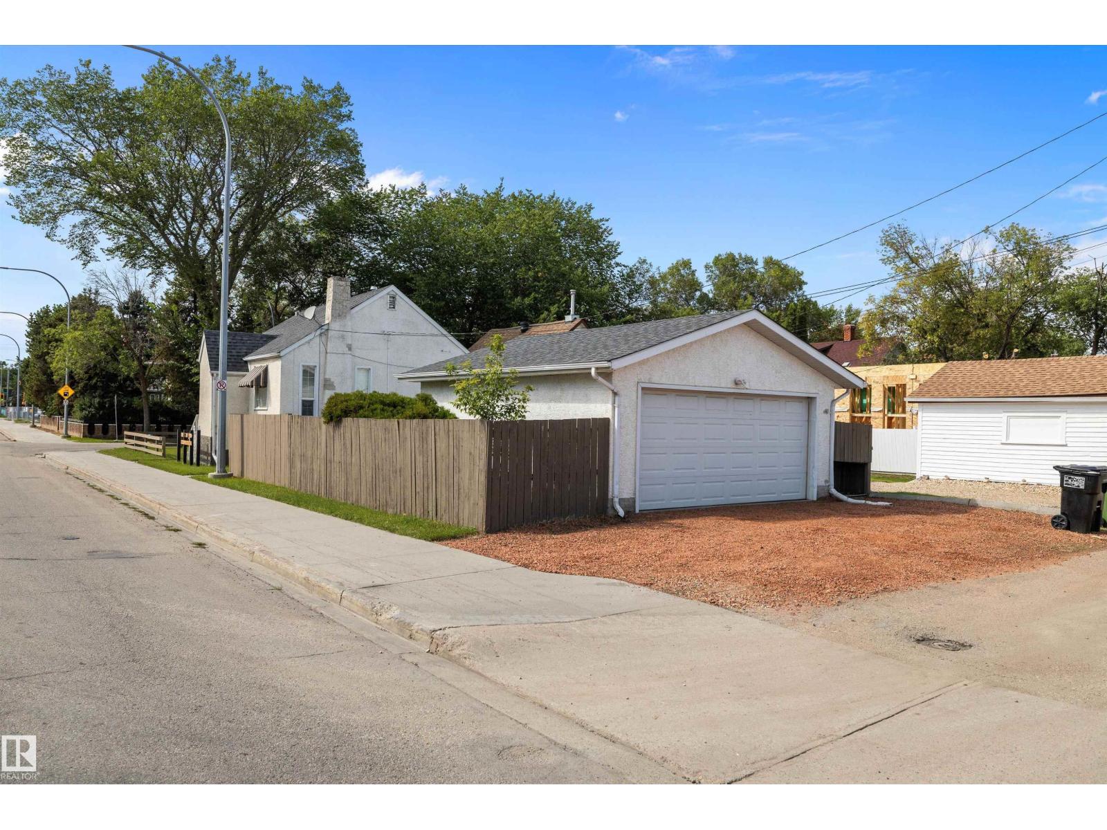 Photo 41 of 8020 115 Av Nw, Edmonton AB