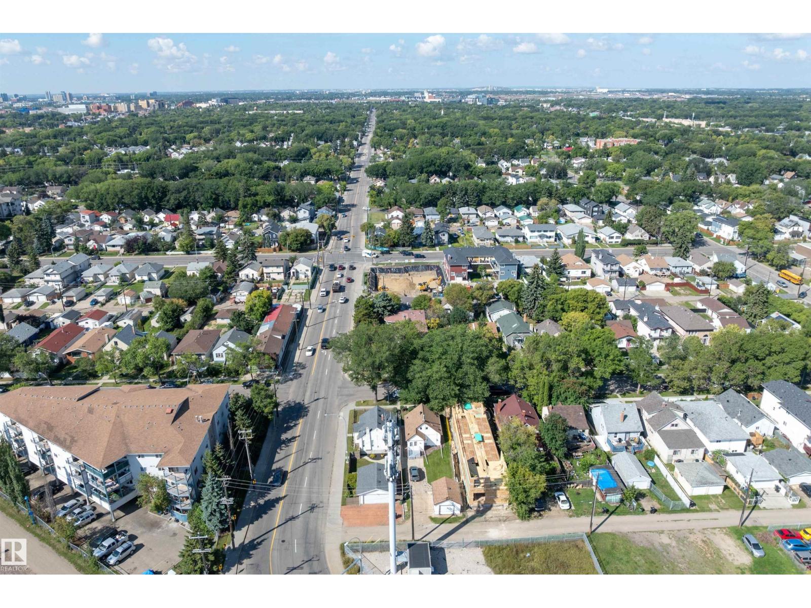 Photo 63 of 8020 115 Av Nw, Edmonton AB