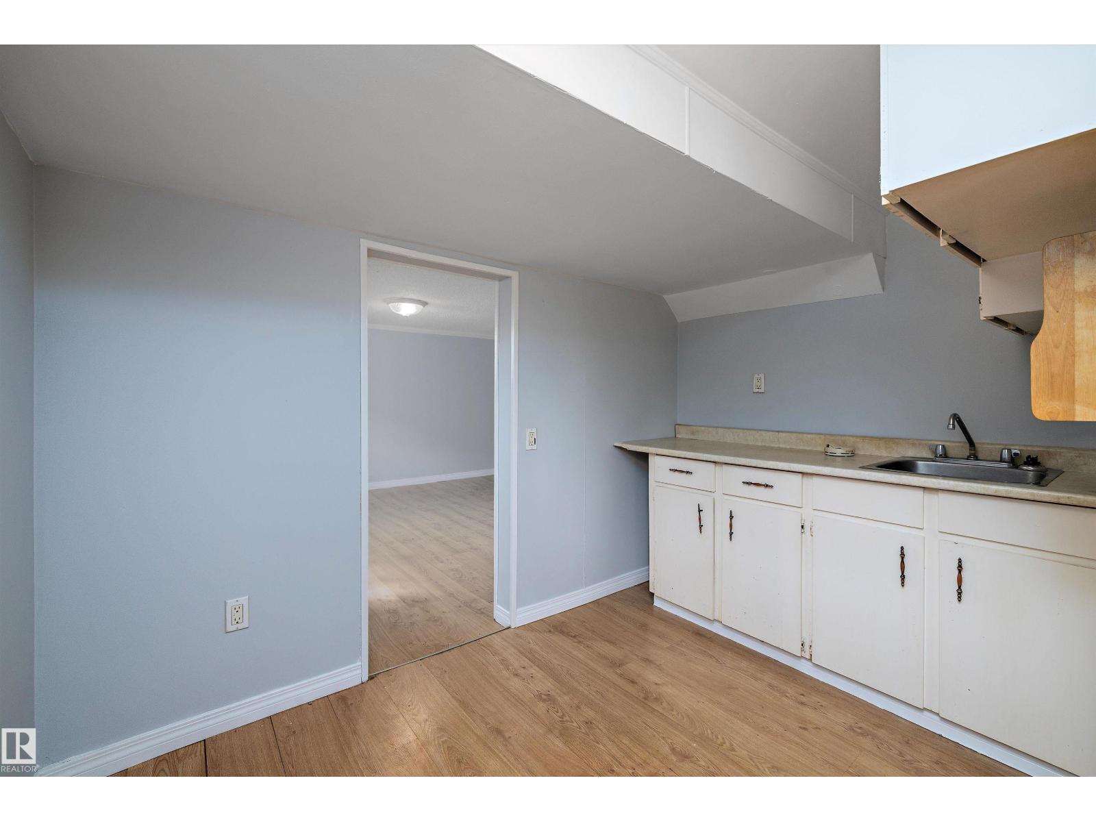 Photo 29 of 8020 115 Av Nw, Edmonton AB
