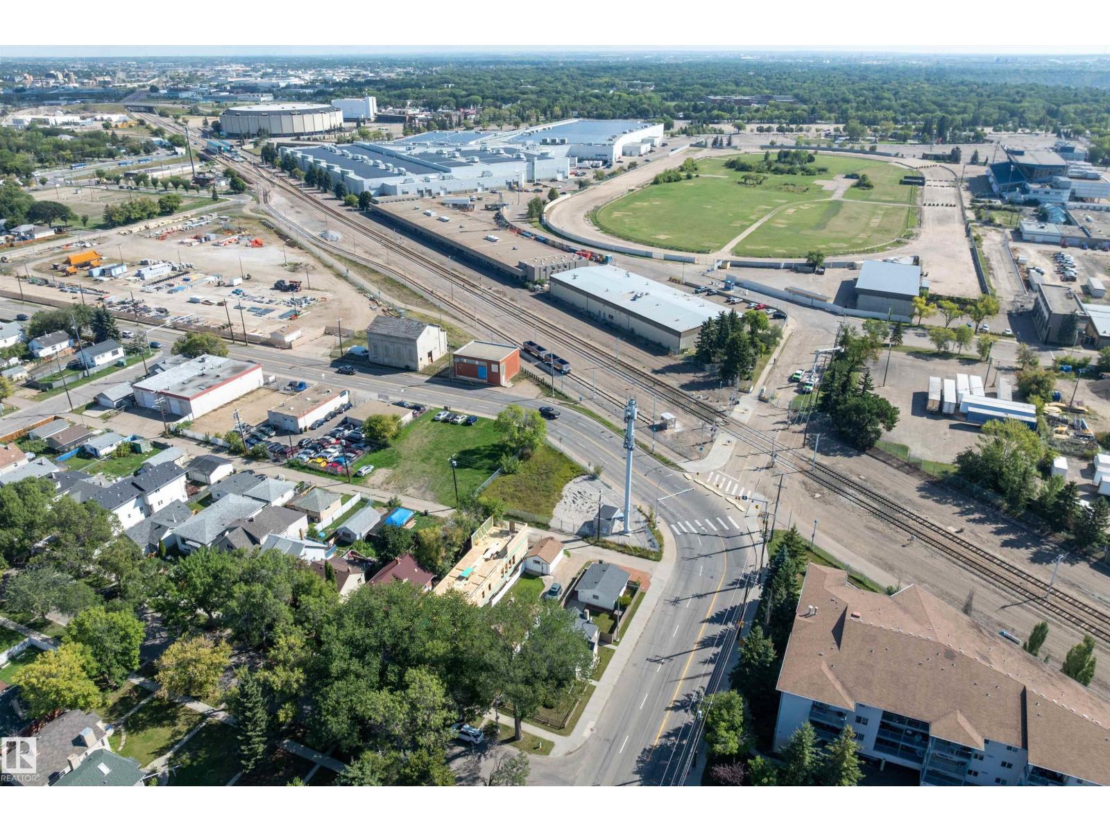 Photo 52 of 8020 115 Av Nw, Edmonton AB