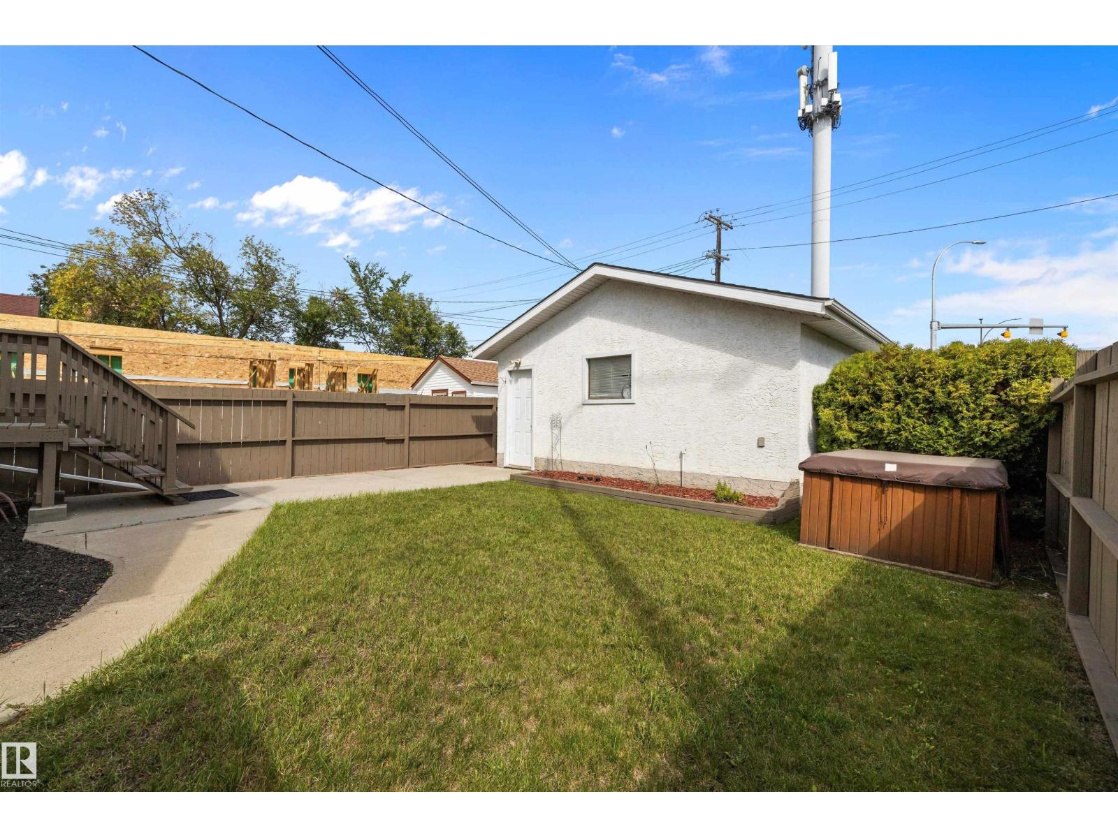 Photo 46 of 8020 115 Av Nw, Edmonton AB