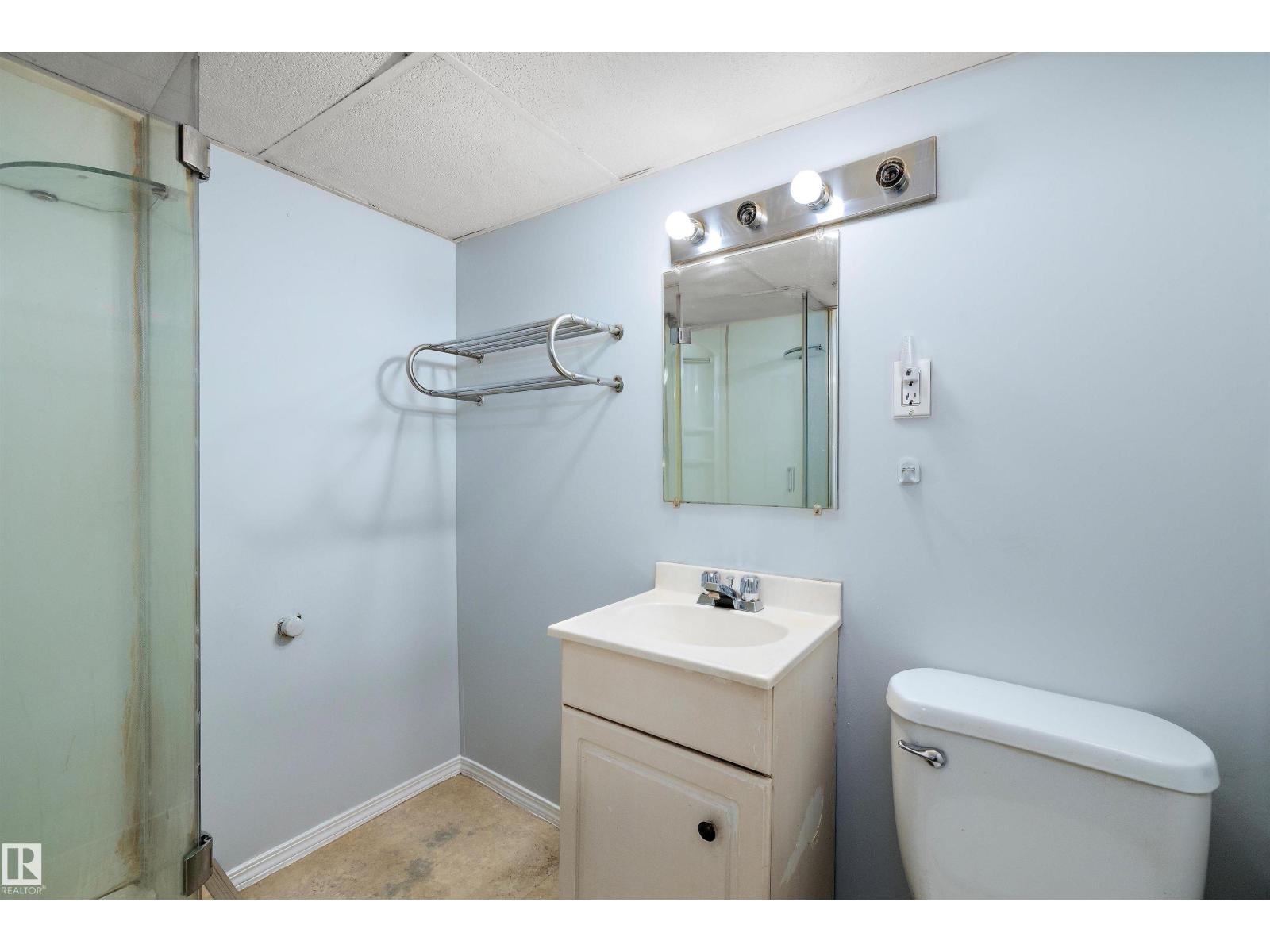 Photo 36 of 8020 115 Av Nw, Edmonton AB