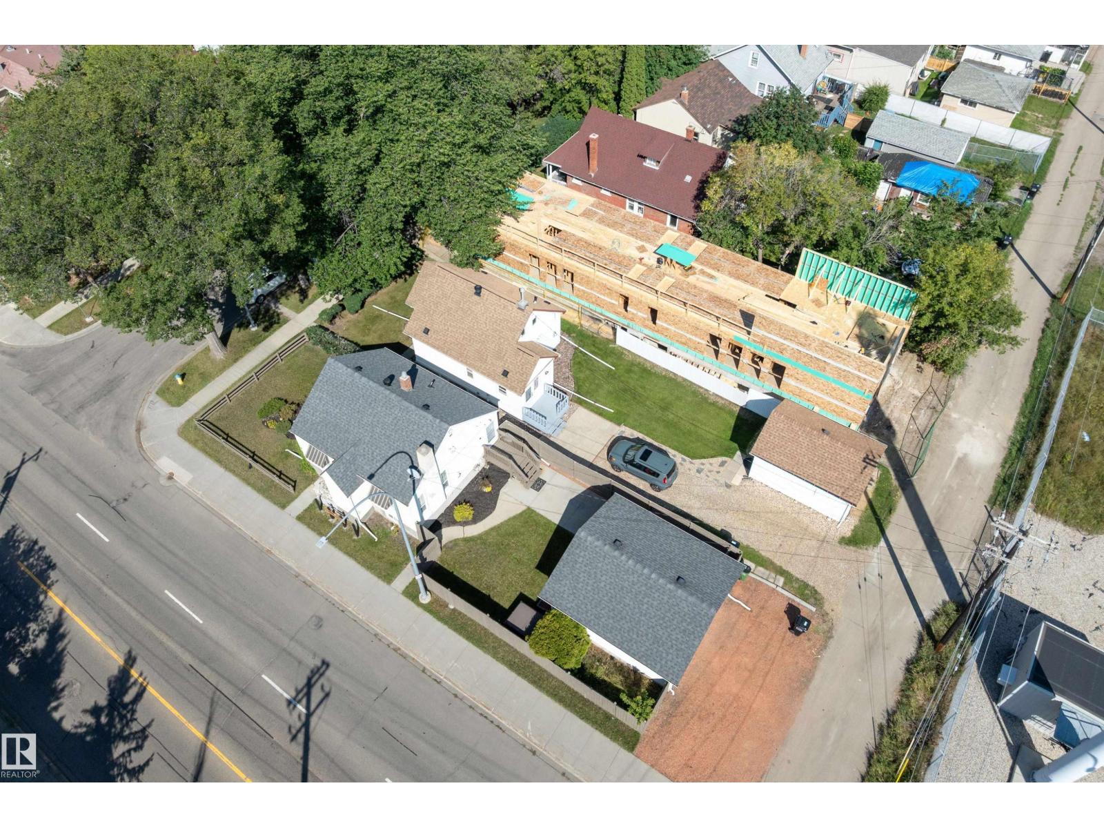 Photo 51 of 8020 115 Av Nw, Edmonton AB