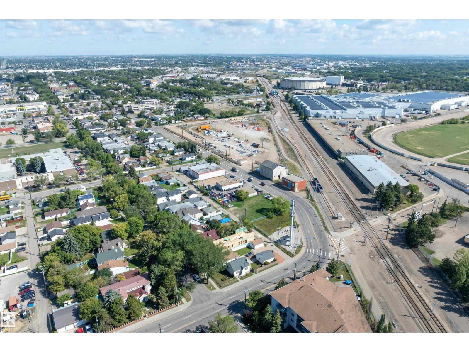 Photo 61 of 8020 115 Av Nw, Edmonton AB