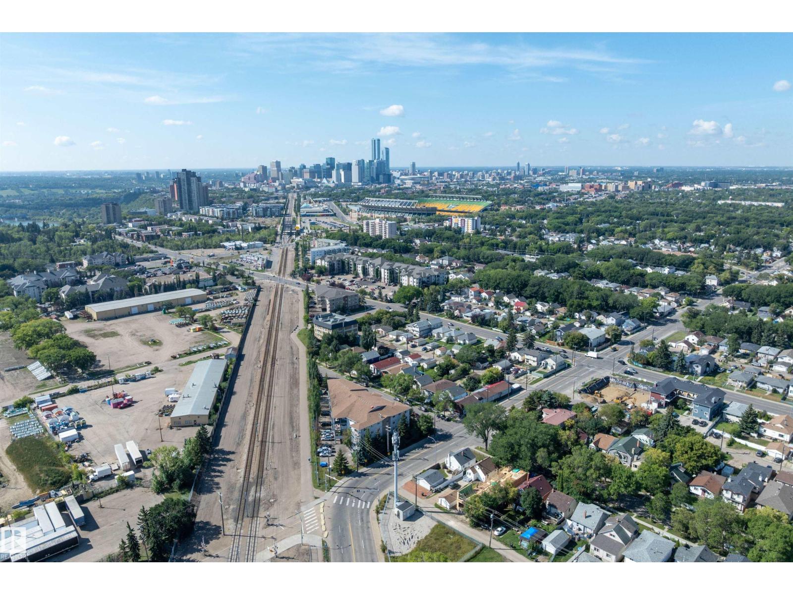 Photo 56 of 8020 115 Av Nw, Edmonton AB