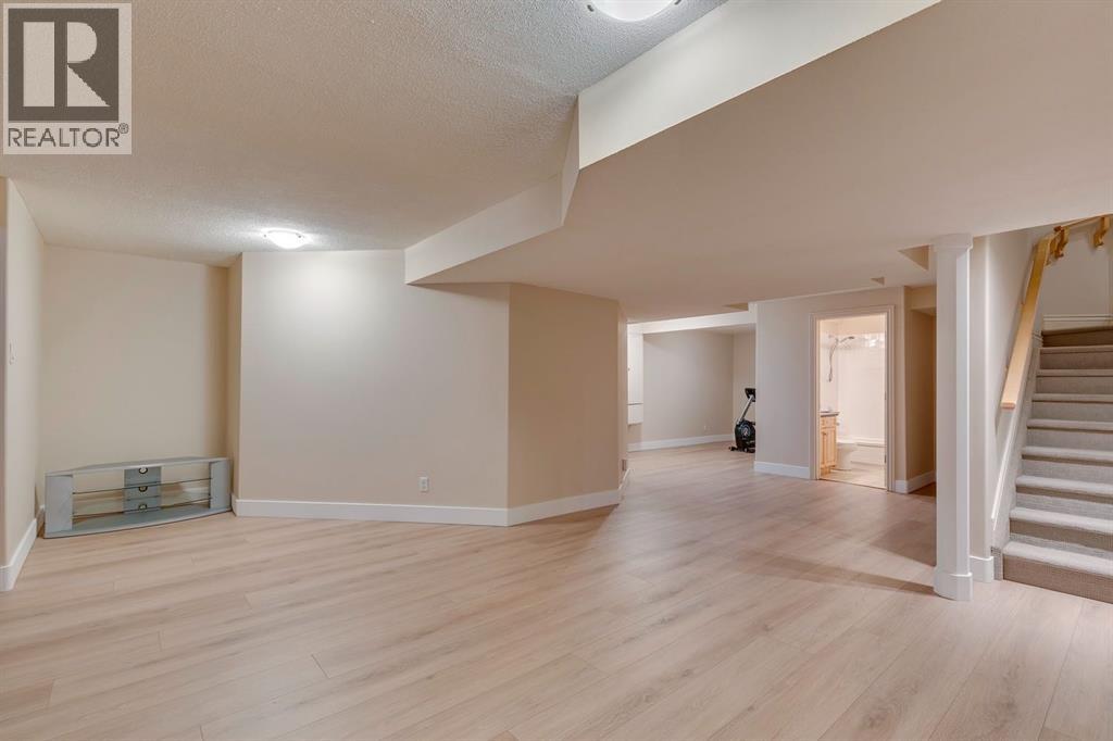 Single Family House for Sale in  Evergreen Drive SW Evergreen Calgary 