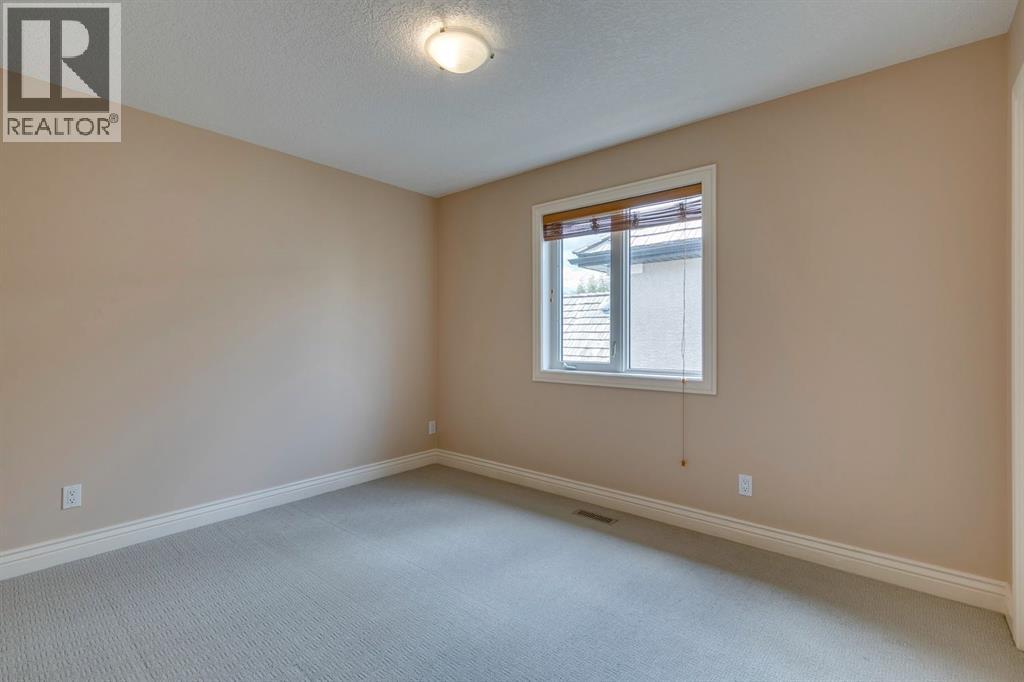Single Family House for Sale in  Evergreen Drive SW Evergreen Calgary 