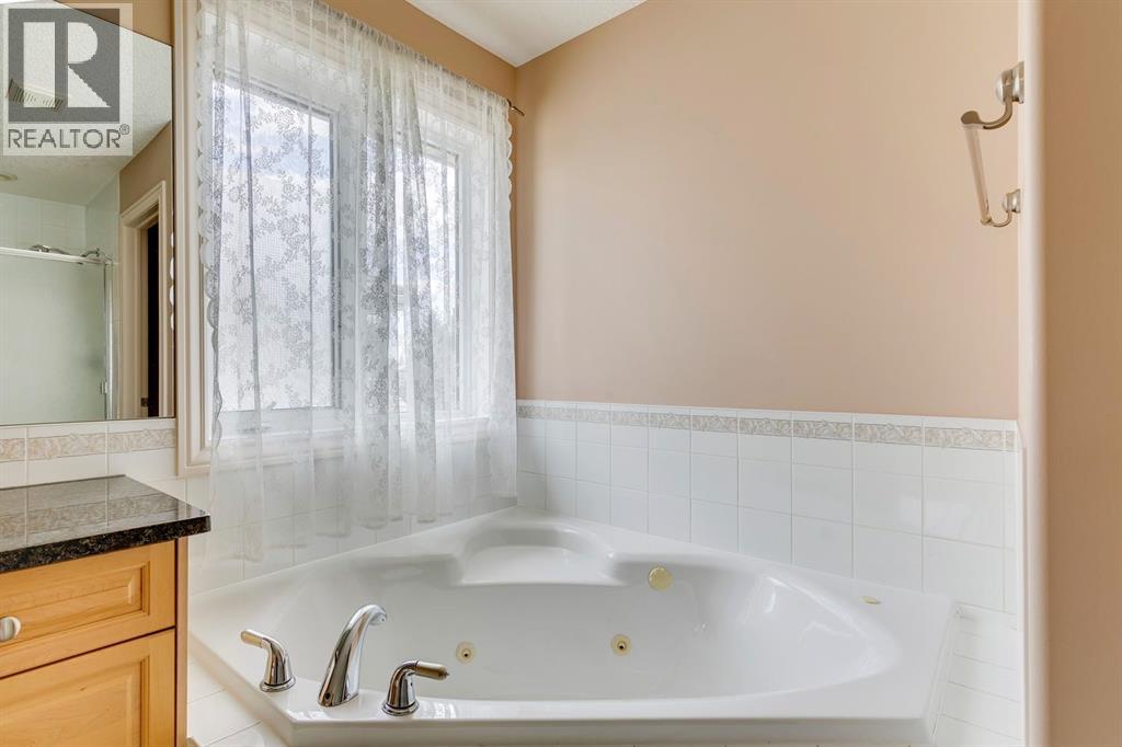 Single Family House for Sale in  Evergreen Drive SW Evergreen Calgary 