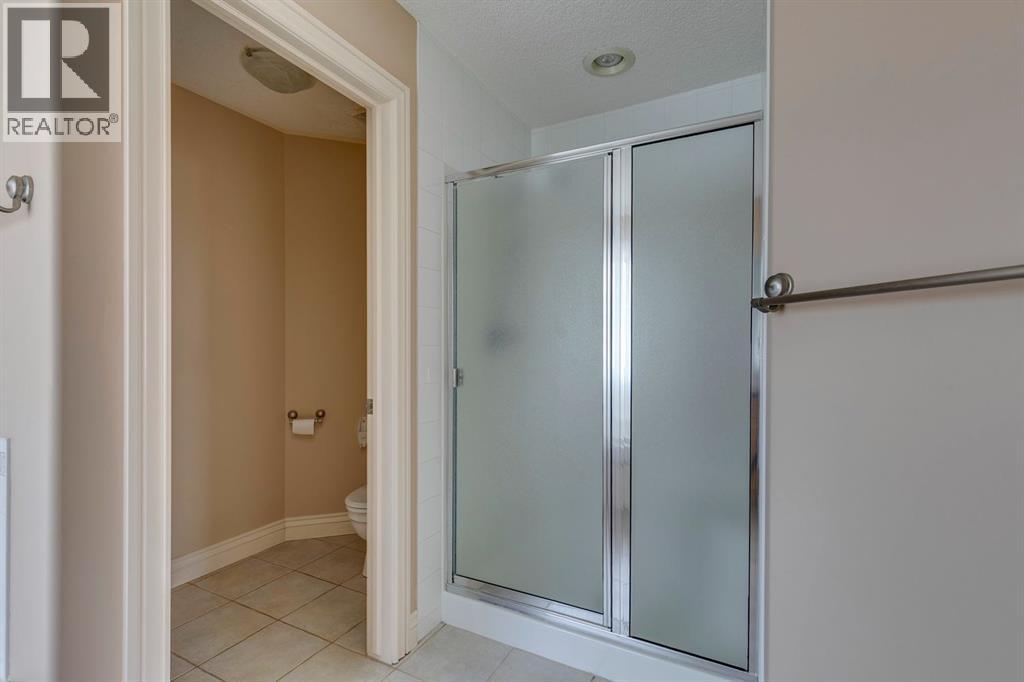 Single Family House for Sale in  Evergreen Drive SW Evergreen Calgary 