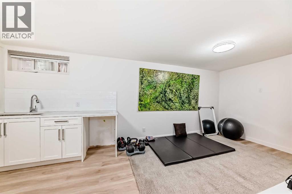 Photo 37 of 329 37 Street Sw, Calgary AB