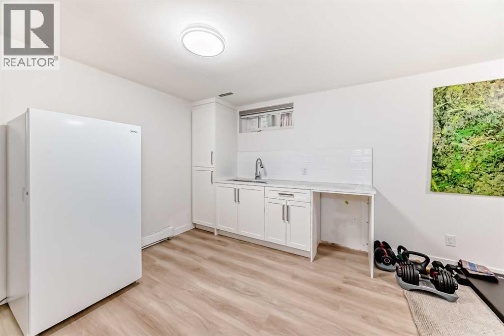 Photo 38 of 329 37 Street Sw, Calgary AB
