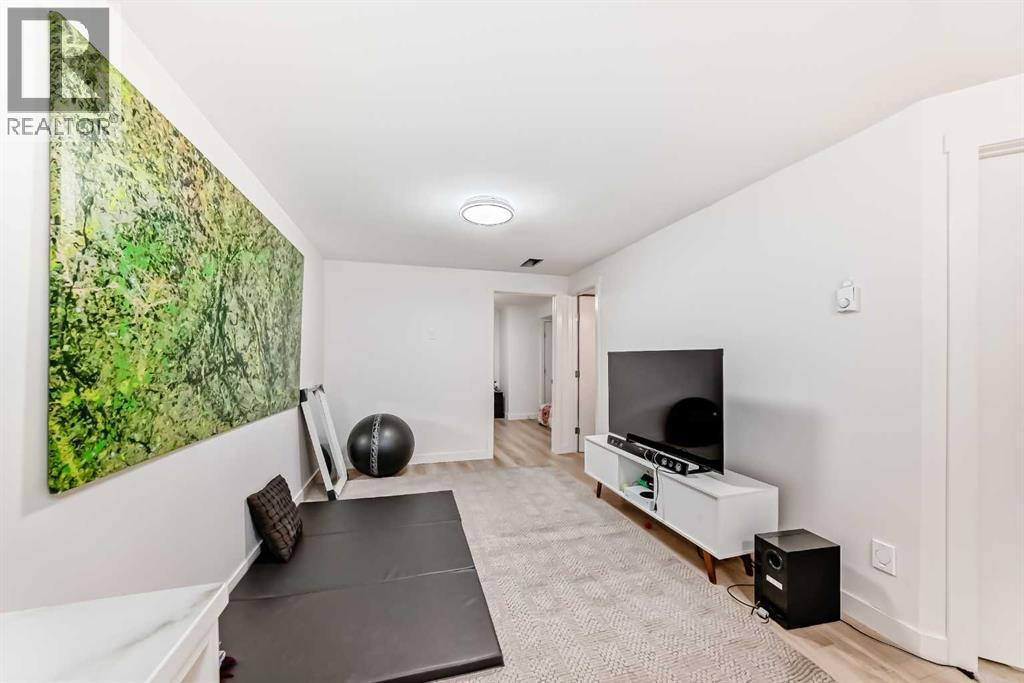Photo 34 of 329 37 Street Sw, Calgary AB