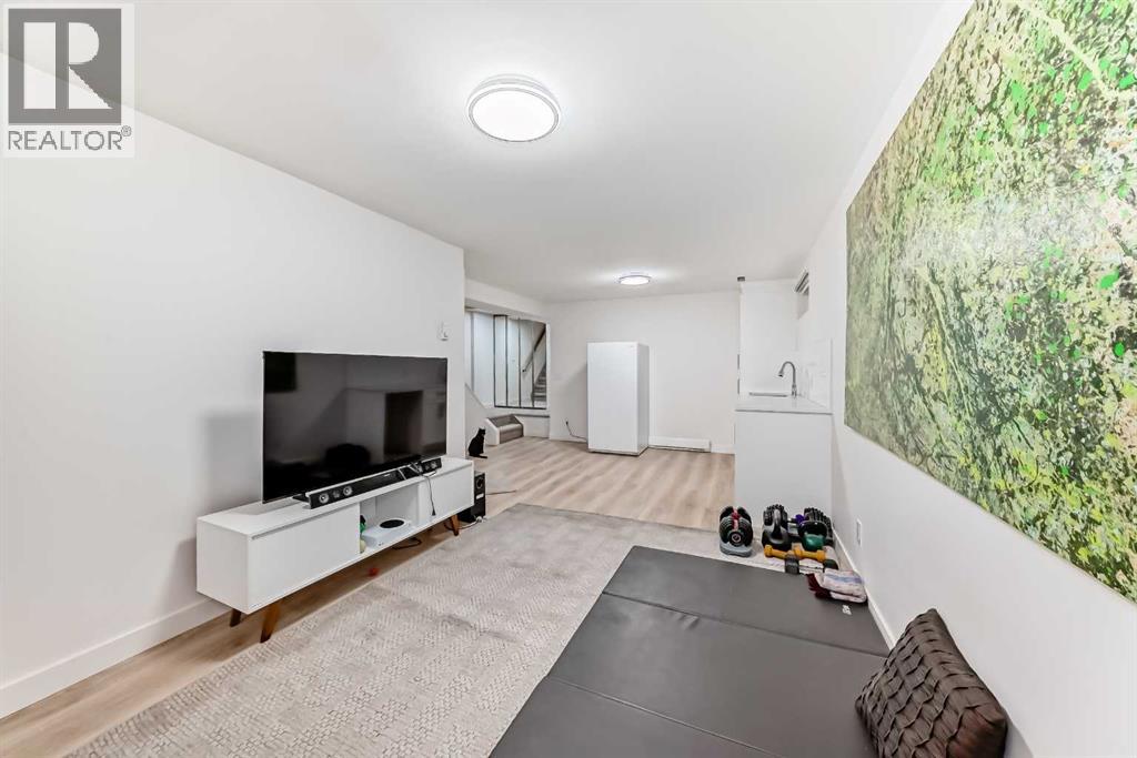 Photo 36 of 329 37 Street Sw, Calgary AB