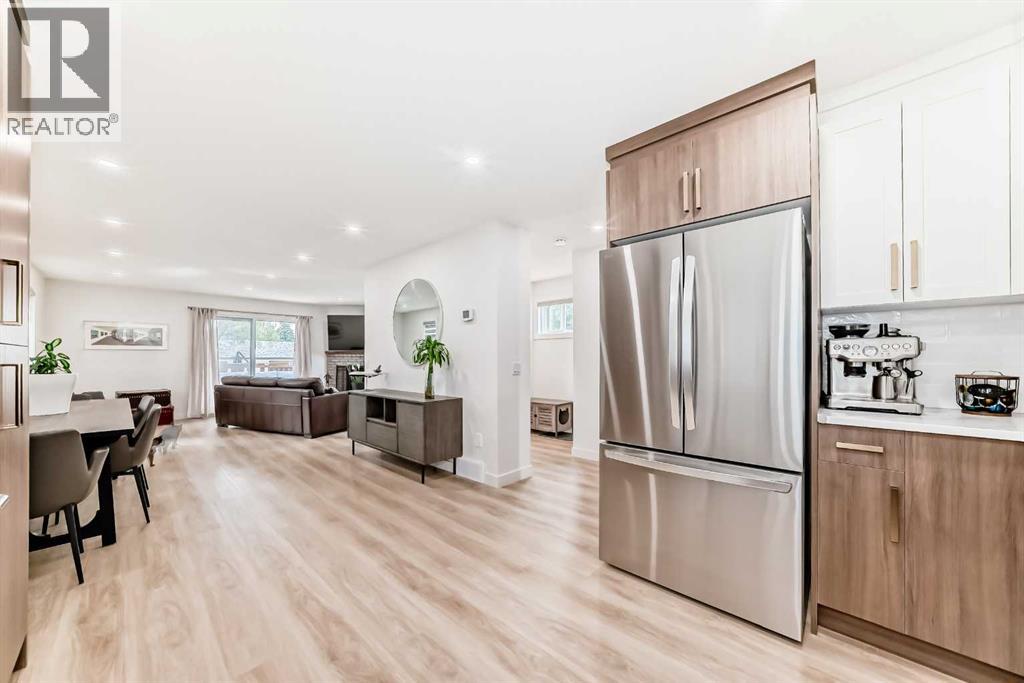 Photo 5 of 329 37 Street Sw, Calgary AB
