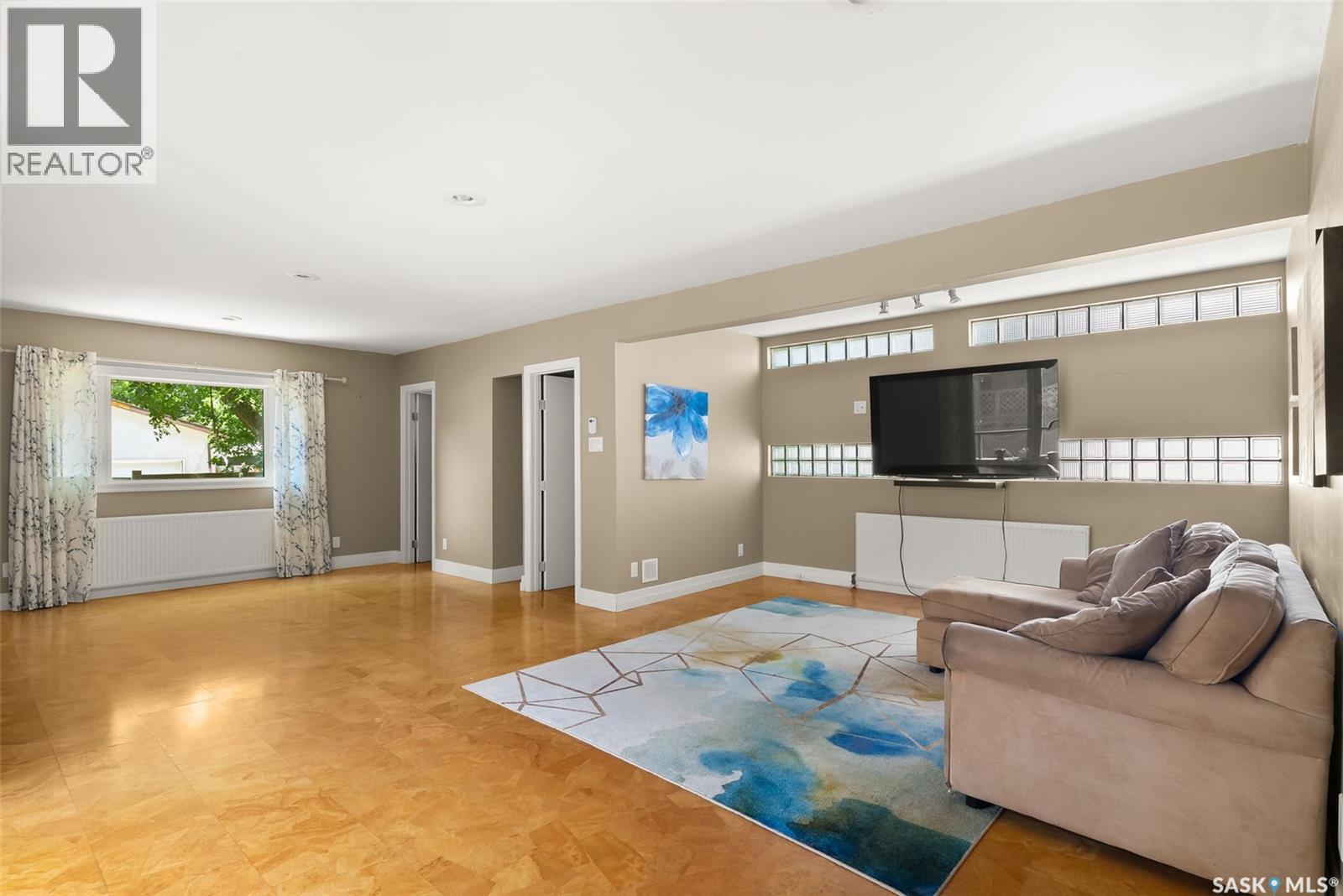 Photo 16 of 2930 Angus Street, Regina SK