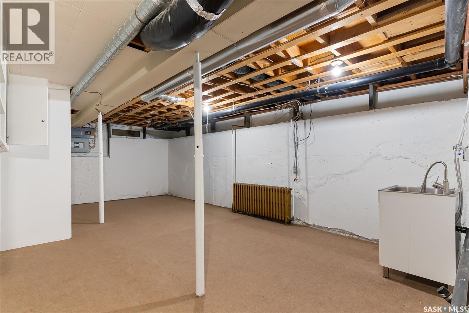 Photo 36 of 2930 Angus Street, Regina SK