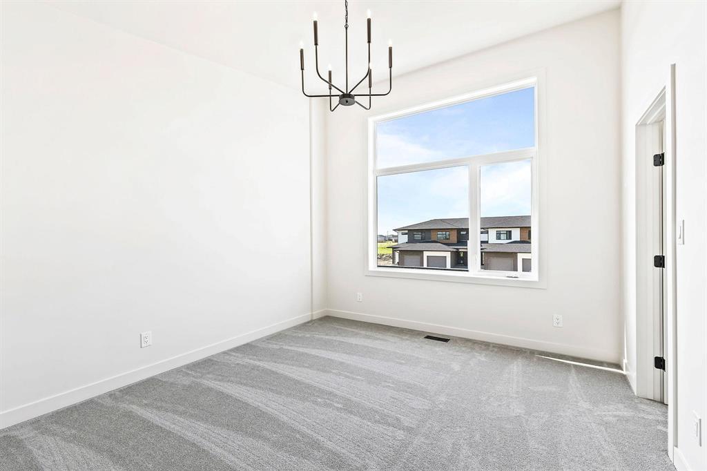Photo 15 of 62 Kootenay Way, Steinbach MB