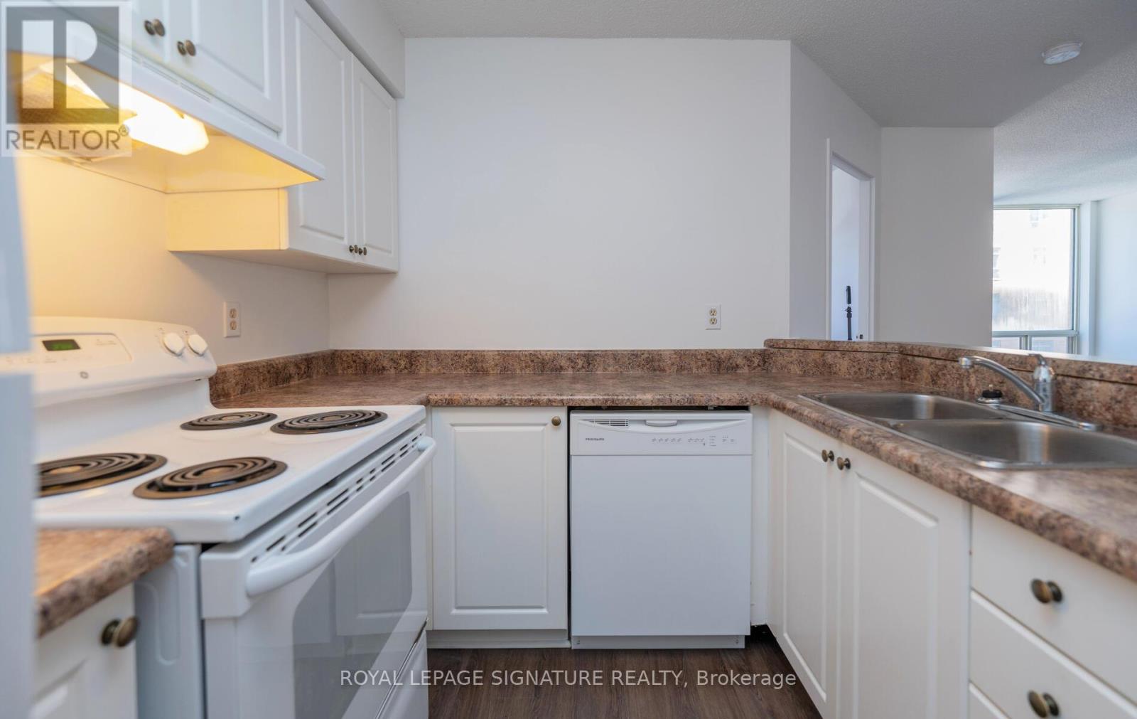 Photo 10 of 807 25 Grenville Street, Toronto ON