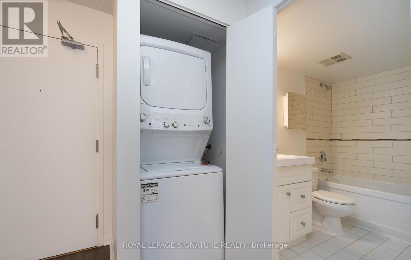 Photo 18 of 807 25 Grenville Street, Toronto ON