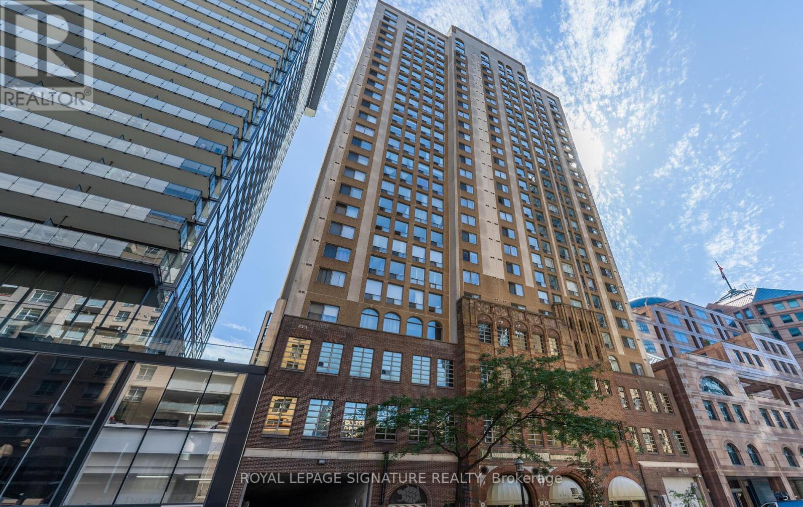 Photo 21 of 807 25 Grenville Street, Toronto ON