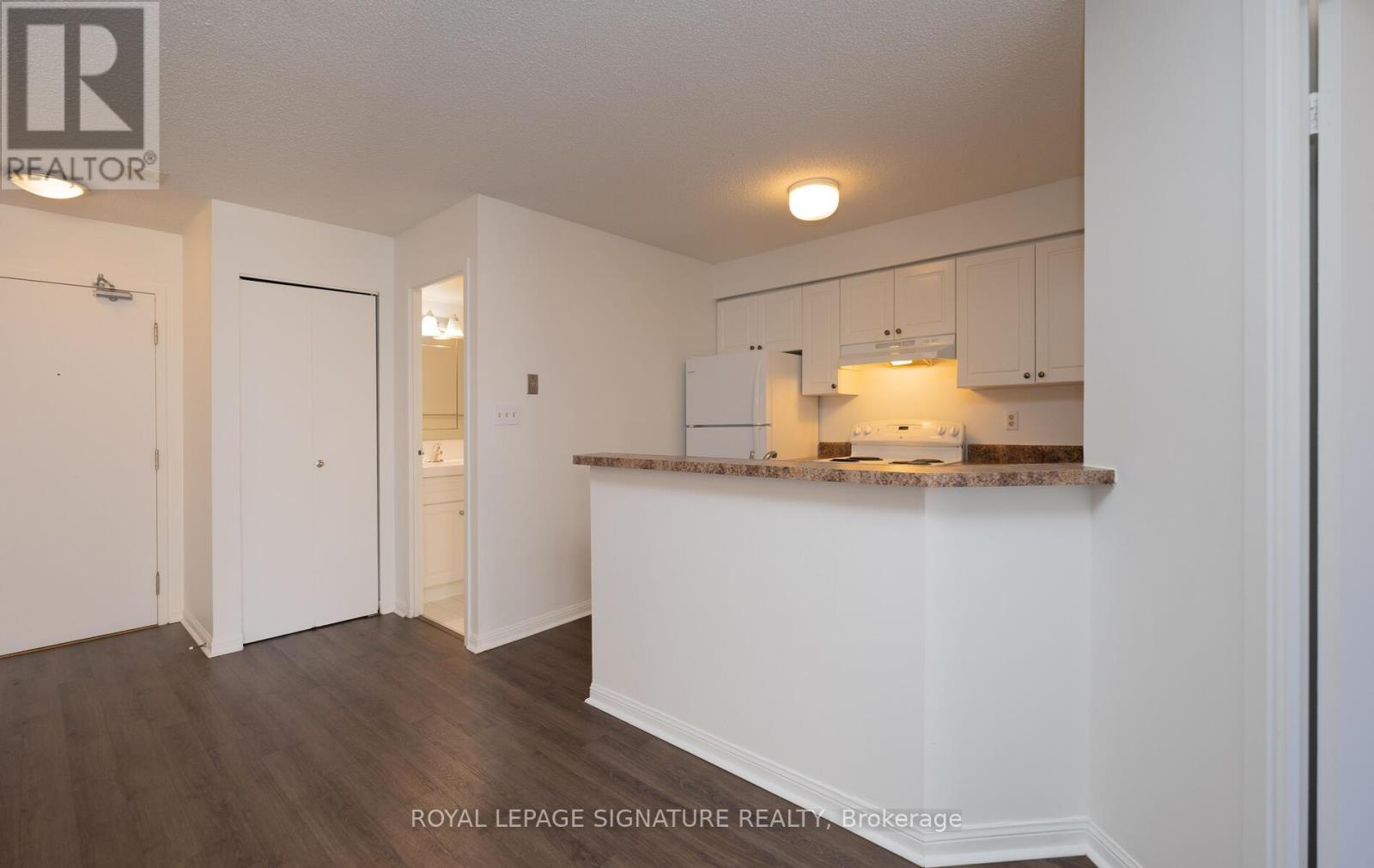 Photo 6 of 807 25 Grenville Street, Toronto ON