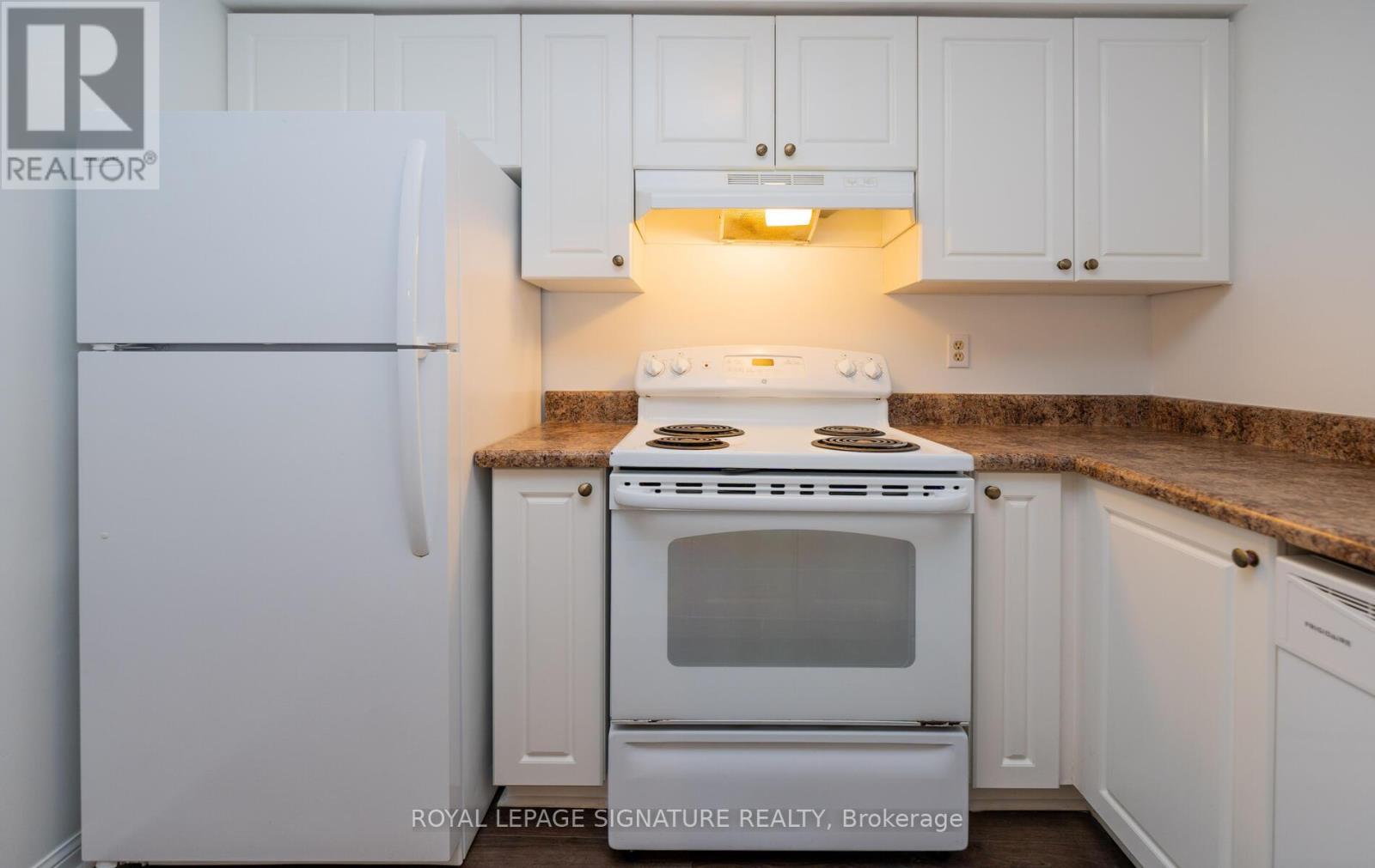 Photo 8 of 807 25 Grenville Street, Toronto ON