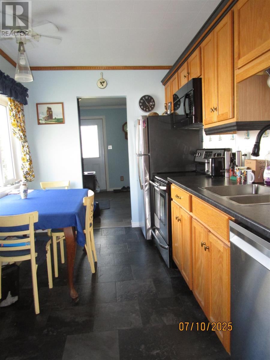 Photo 10 of 64 Curran Dr, Sault Ste Marie ON