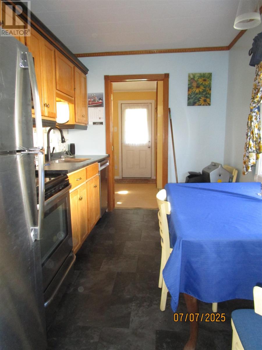 Photo 9 of 64 Curran Dr, Sault Ste Marie ON