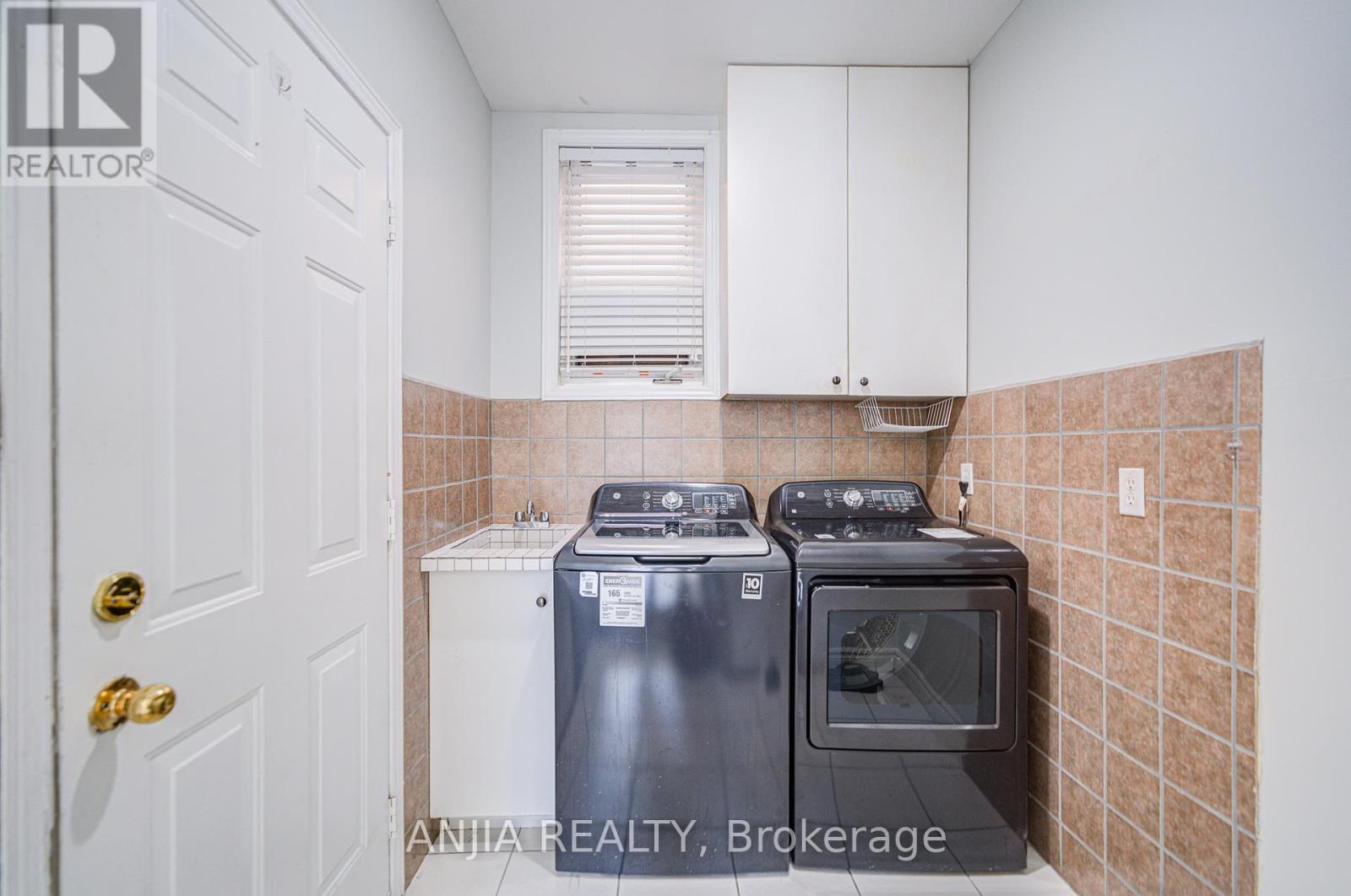 Photo 23 of 66 Alfred Paterson Drive, Markham ON
