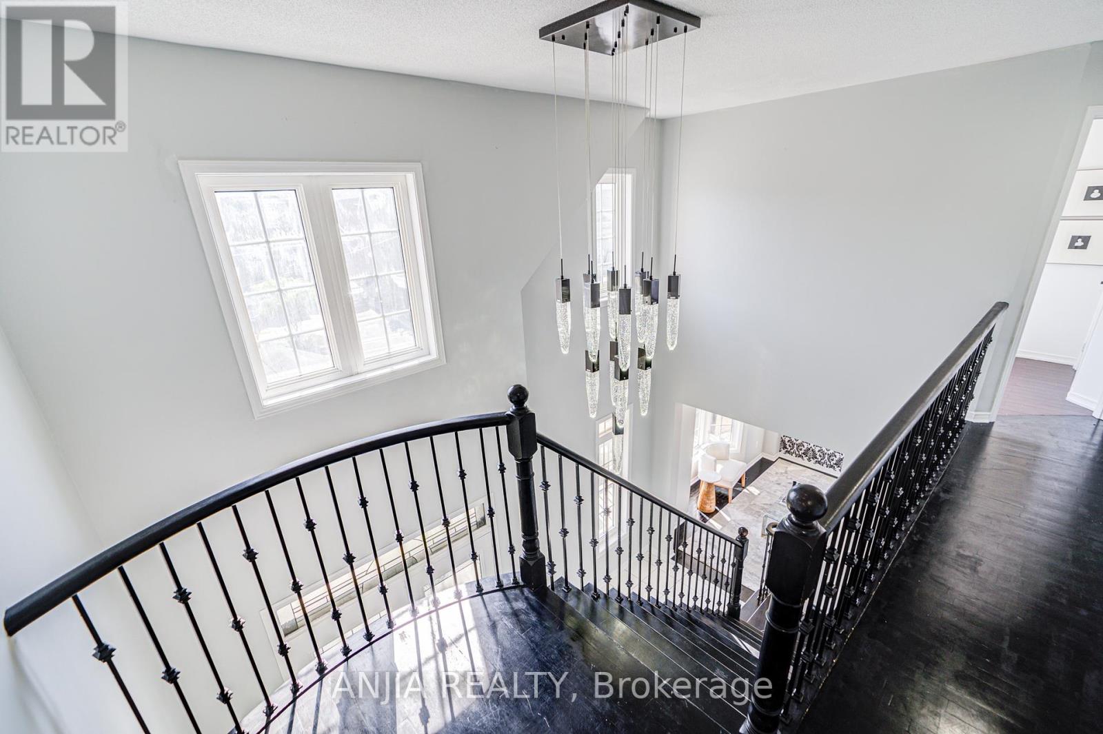Photo 25 of 66 Alfred Paterson Drive, Markham ON