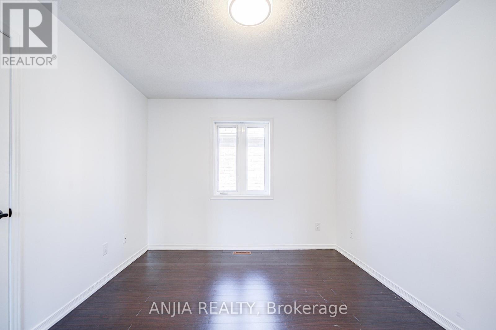 Photo 36 of 66 Alfred Paterson Drive, Markham ON