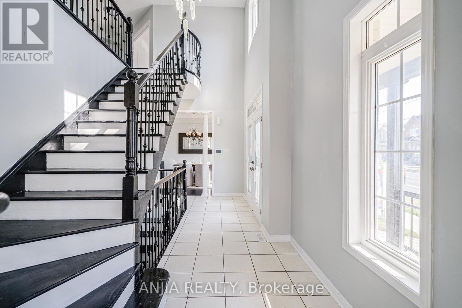 Photo 6 of 66 Alfred Paterson Drive, Markham ON