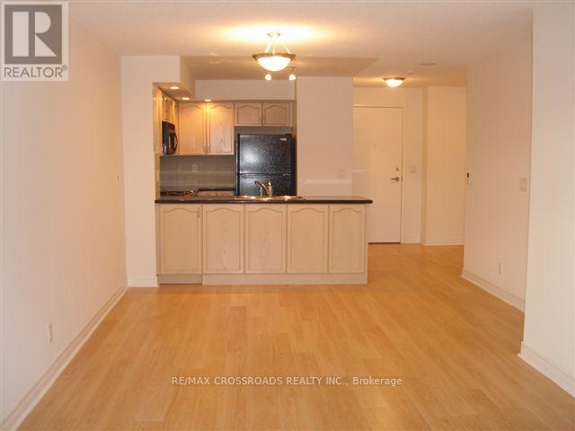 Photo 3 of 206 33 Cox Boulevard, Markham ON