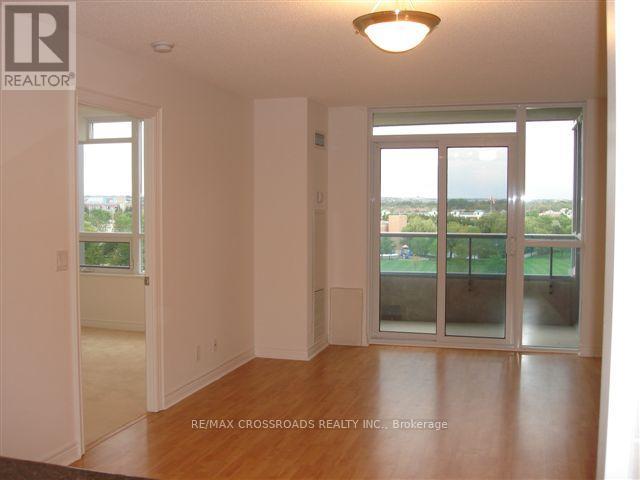 Photo 4 of 206 33 Cox Boulevard, Markham ON