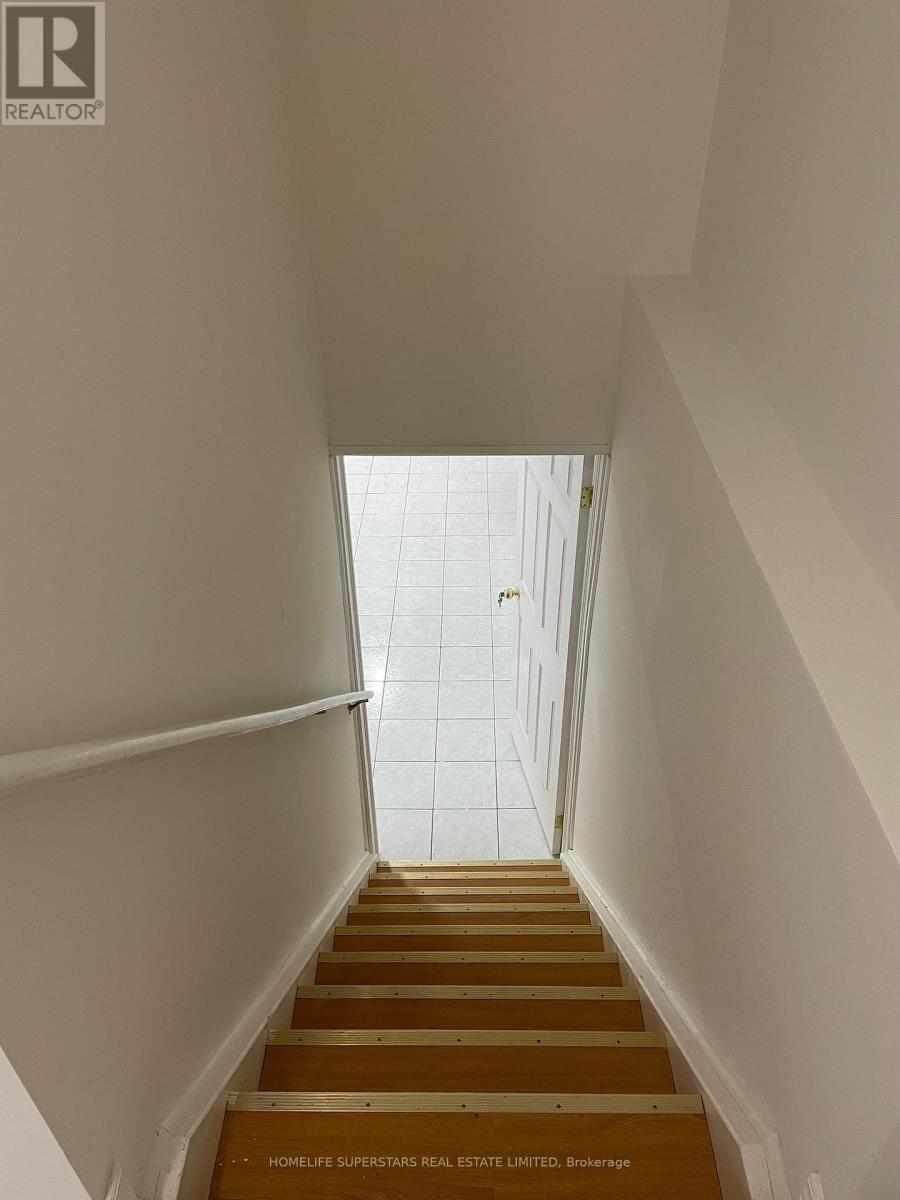 Photo 12 of Basement 11 Ferncliffe Crescent, Markham ON