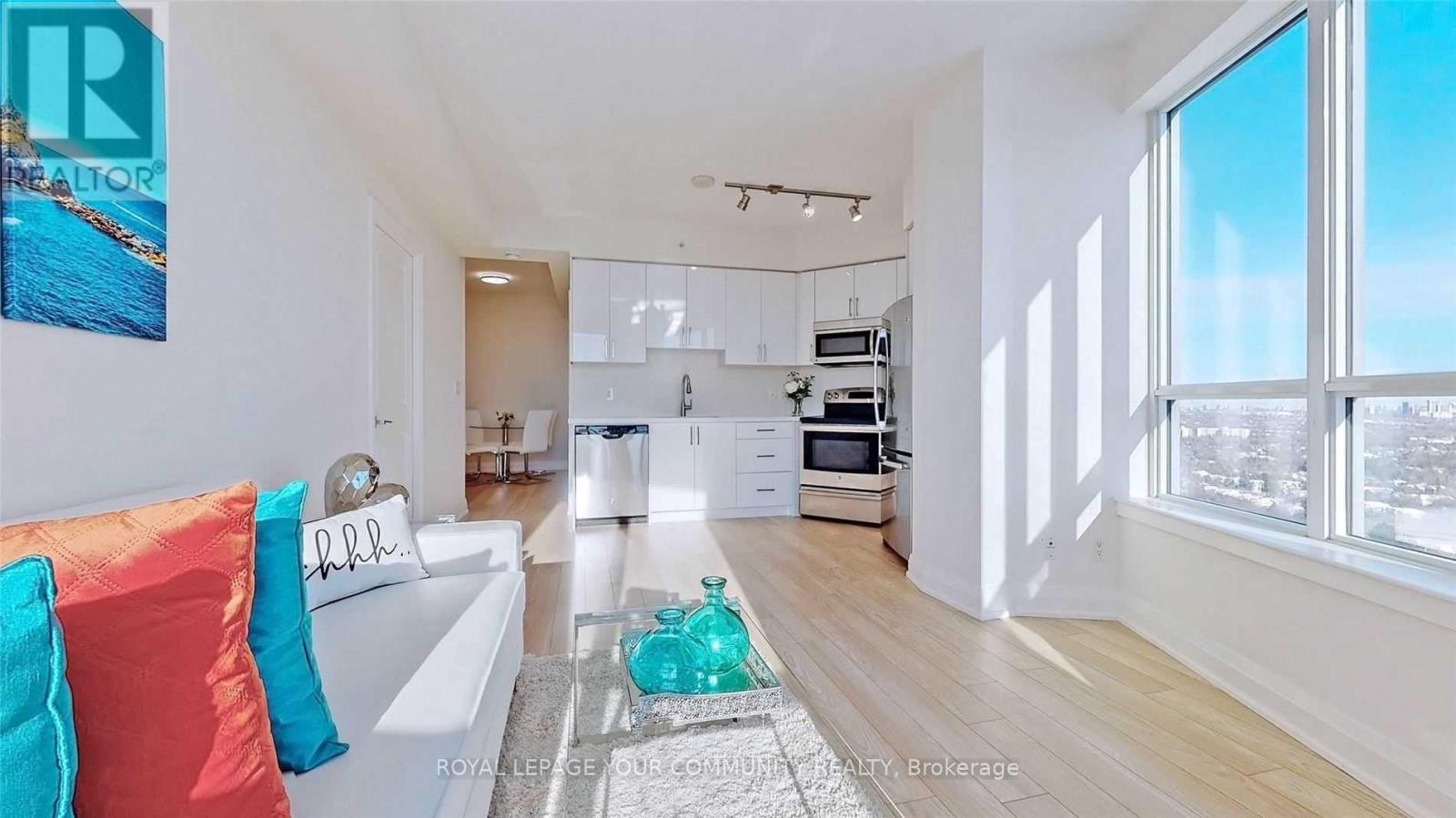 Photo 10 of 2426 7161 Yonge Street, Markham ON