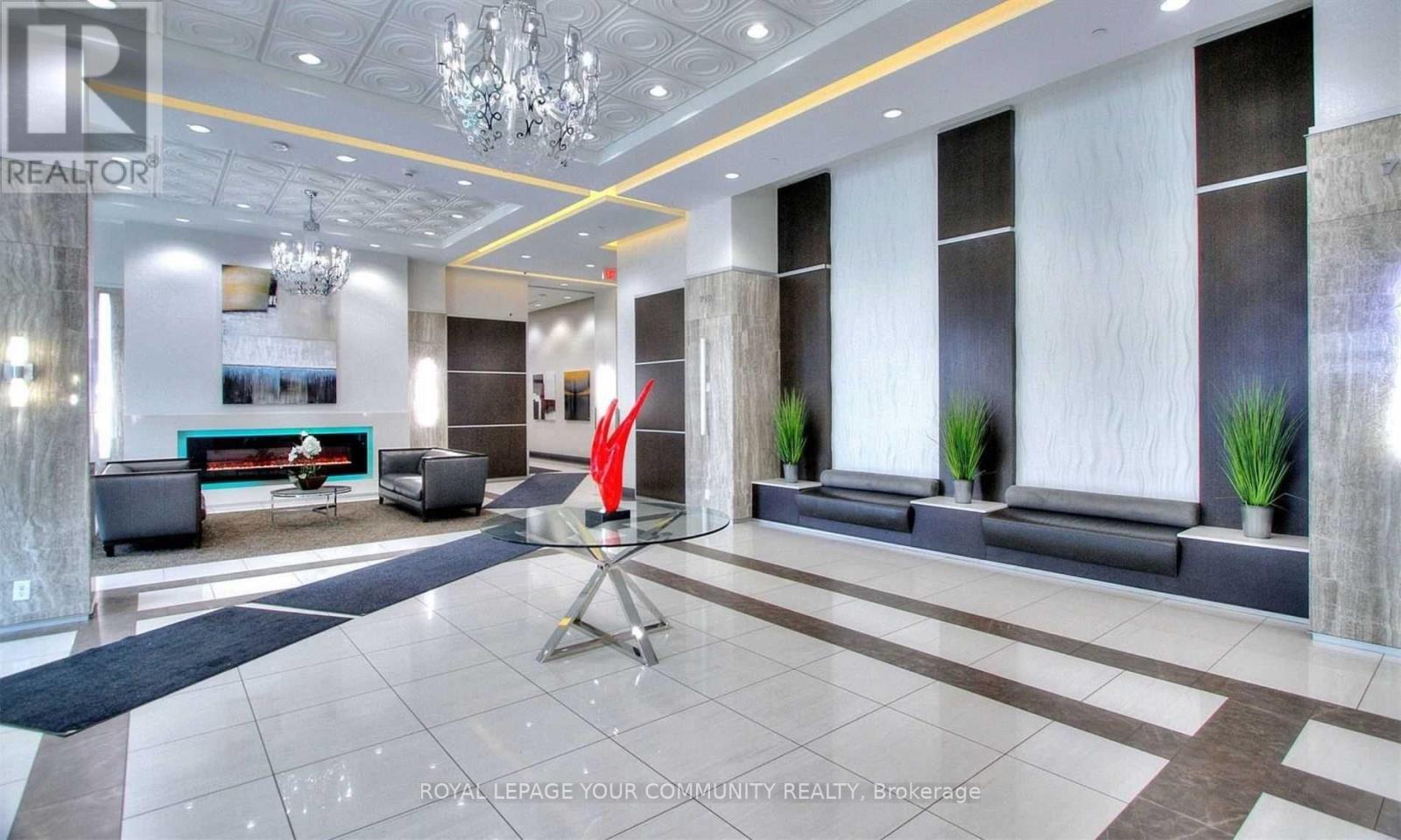 Photo 4 of 2426 7161 Yonge Street, Markham ON