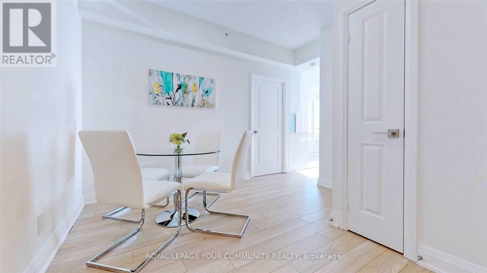 Photo 5 of 2426 7161 Yonge Street, Markham ON