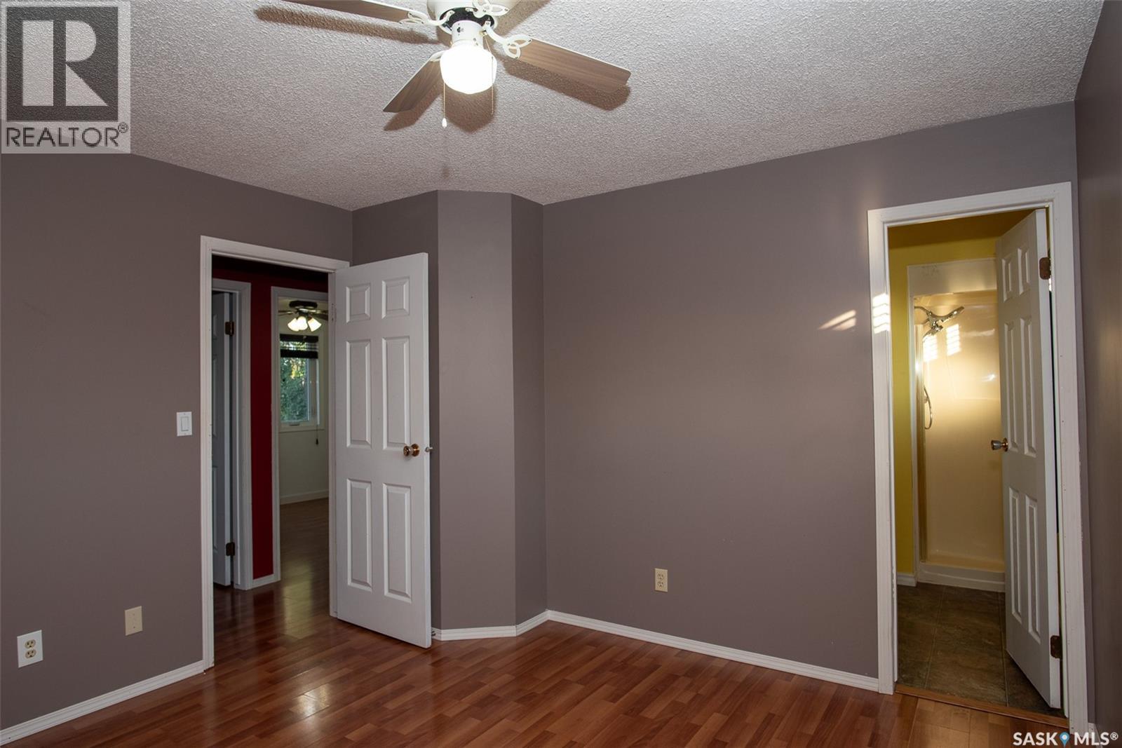 Photo 20 of 2715 Livingstone Bay E, Regina SK