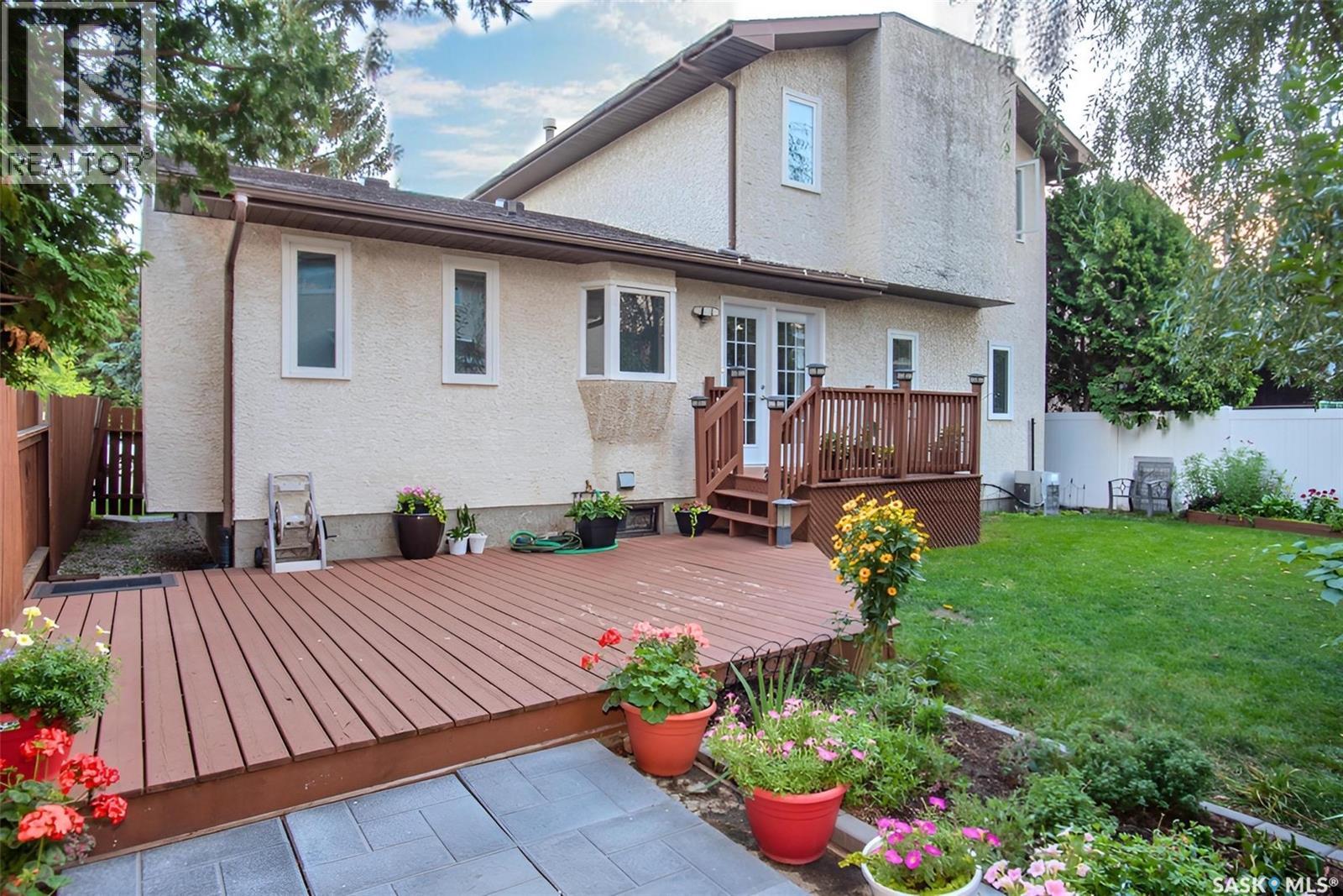 Photo 32 of 2715 Livingstone Bay E, Regina SK