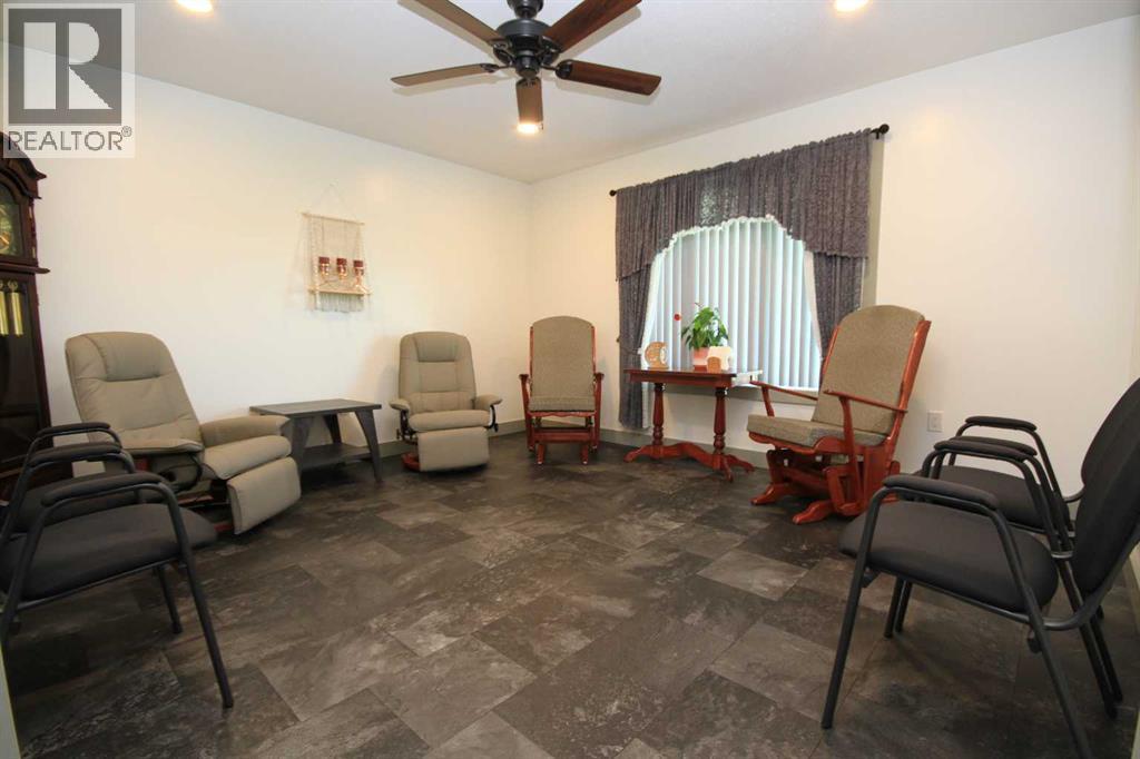 Photo 7 of 212 3 Street N, Grassy Lake AB