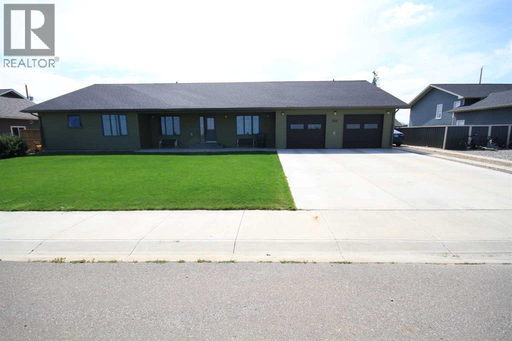 Photo 1 of 212 3 Street N, Grassy Lake AB