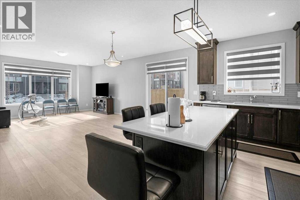 Photo 15 of 93 Yorkville Terrace Sw, Calgary AB