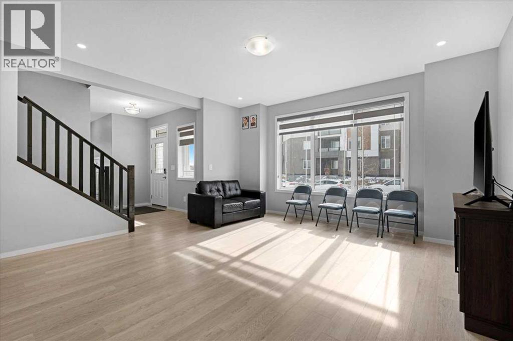 Photo 6 of 93 Yorkville Terrace Sw, Calgary AB