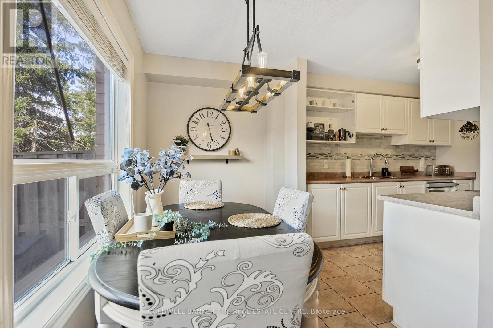 Photo 10 of 10 234 Cundles Road E, Barrie ON