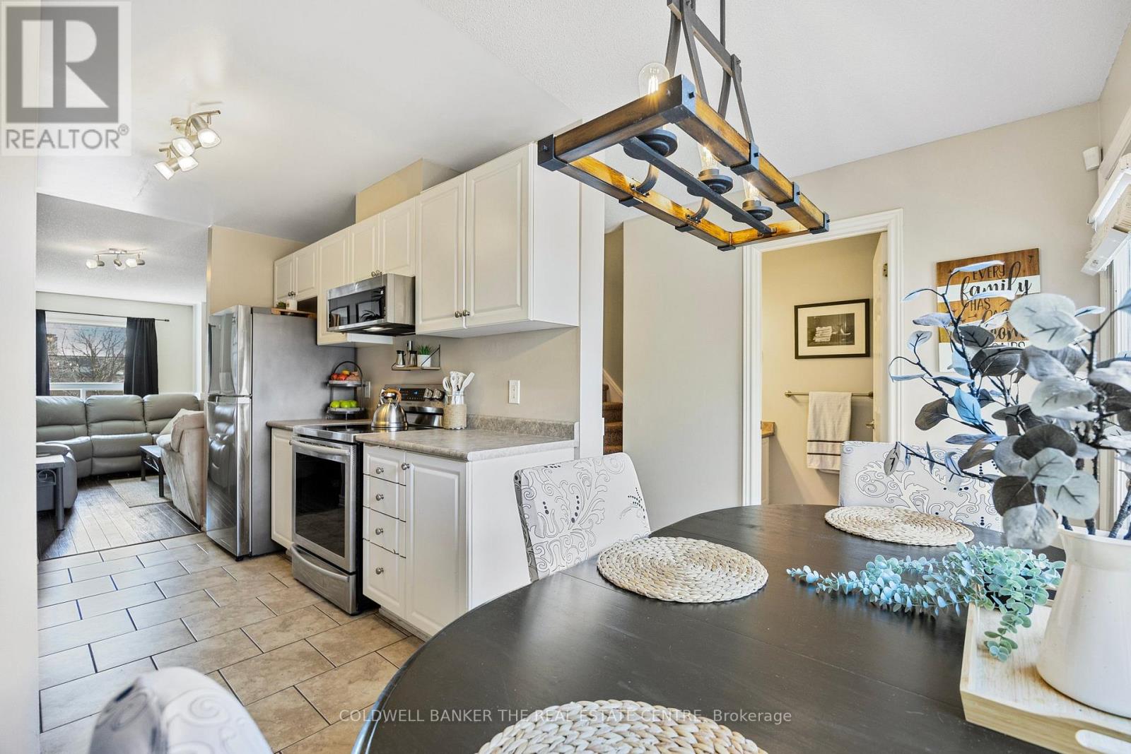 Photo 12 of 10 234 Cundles Road E, Barrie ON