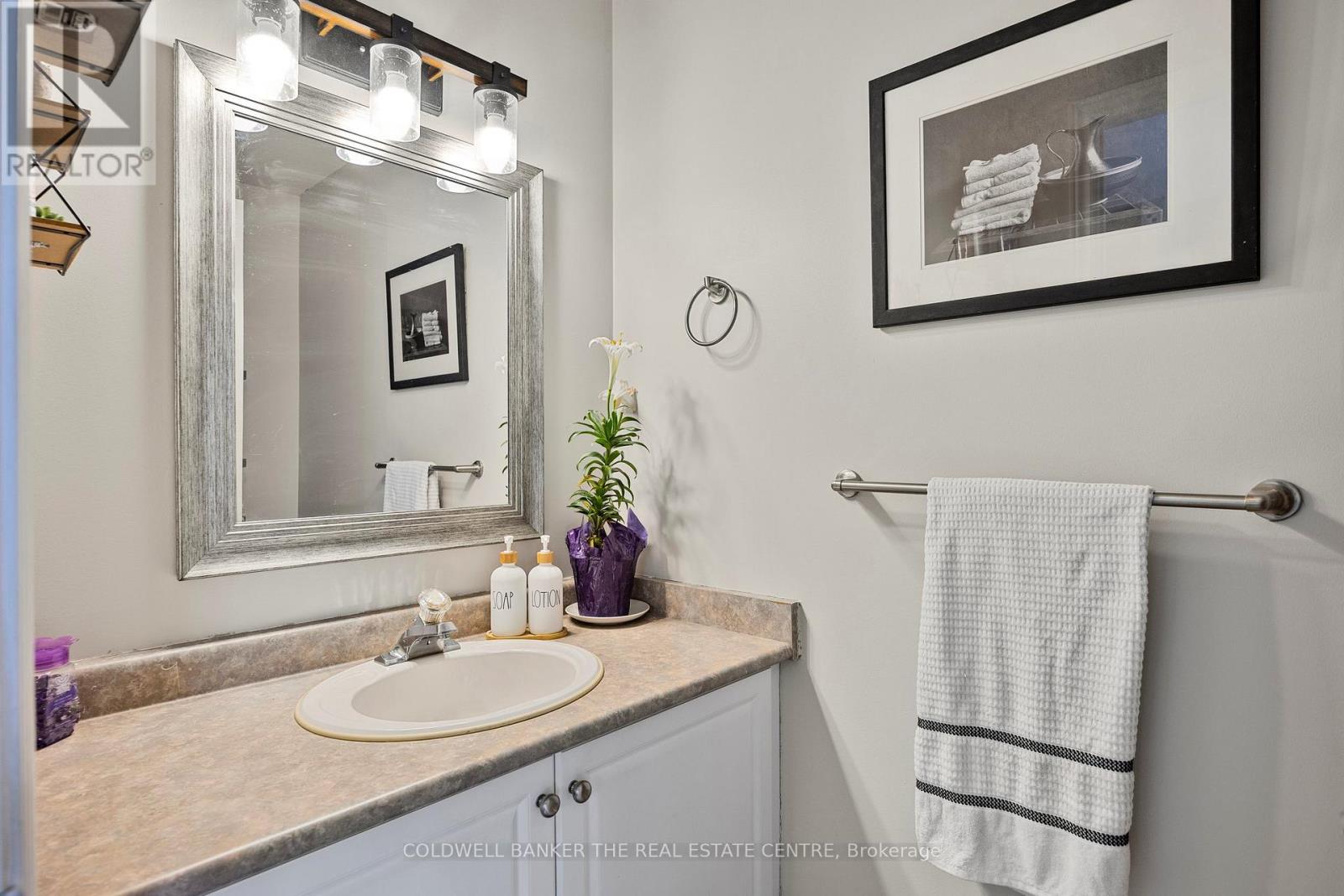 Photo 15 of 10 234 Cundles Road E, Barrie ON