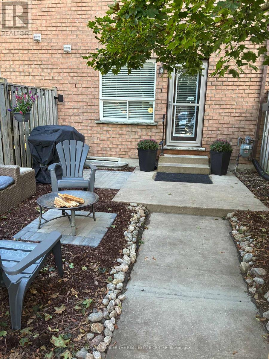 Photo 4 of 10 234 Cundles Road E, Barrie ON